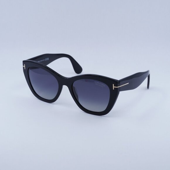 Tom Ford Cara FT0940 01D Sunglasses Black Cat Eye Frame Smoke Polarized Lenses